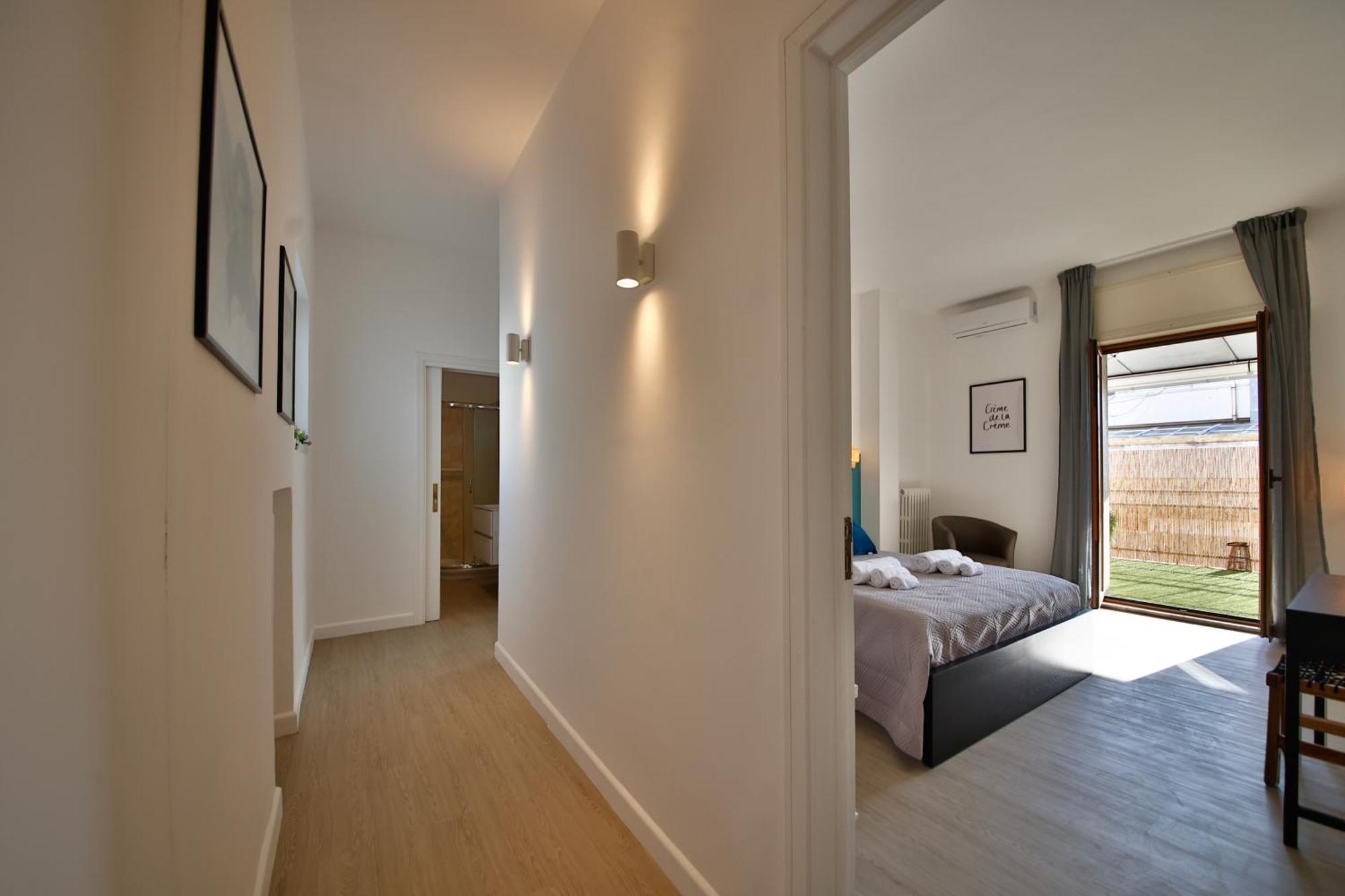 Ferienwohnung Atticoderossi A 500Mt Da Stazione&Centrostorico Bari Exterior foto