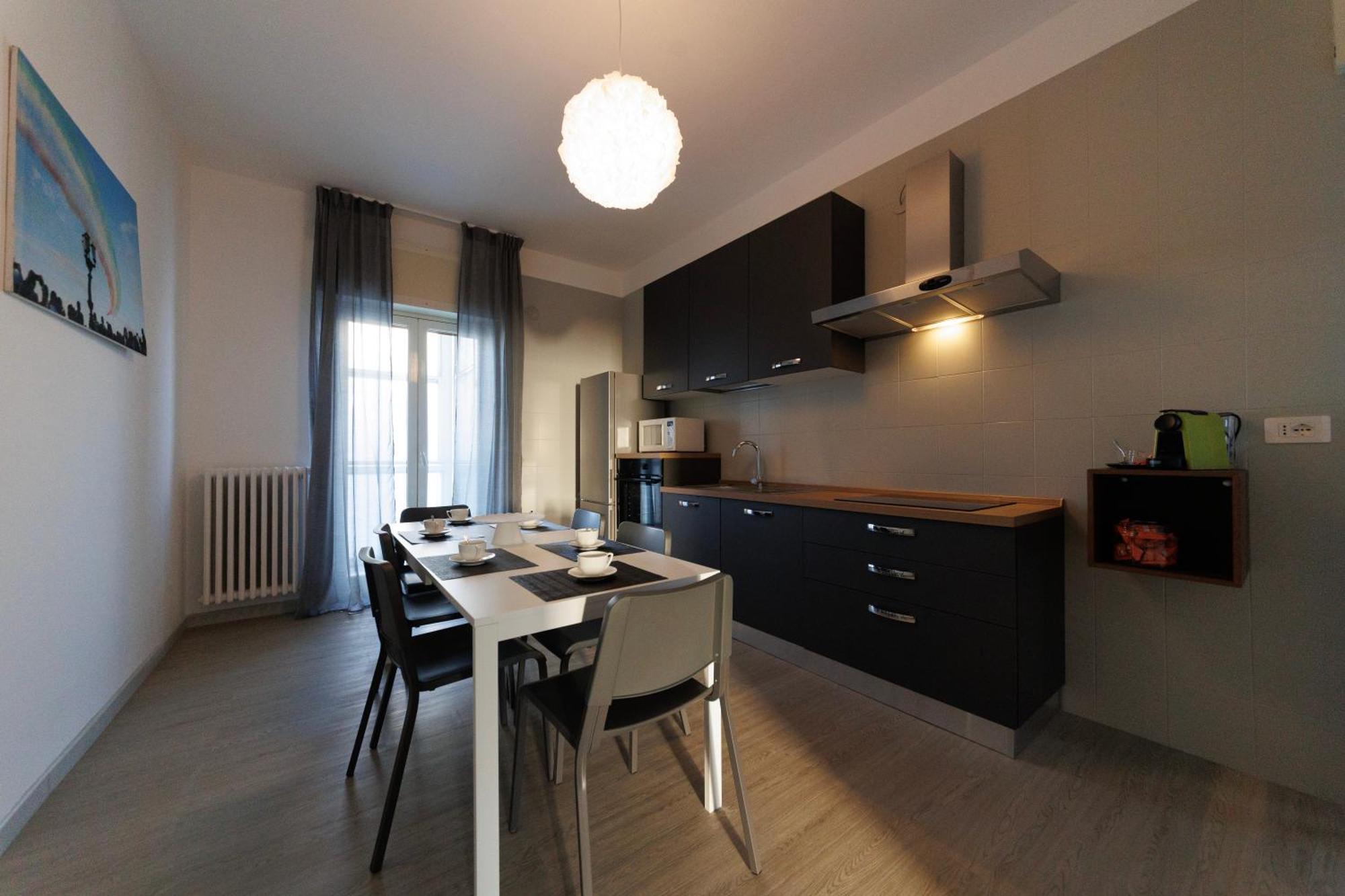 Ferienwohnung Atticoderossi A 500Mt Da Stazione&Centrostorico Bari Exterior foto